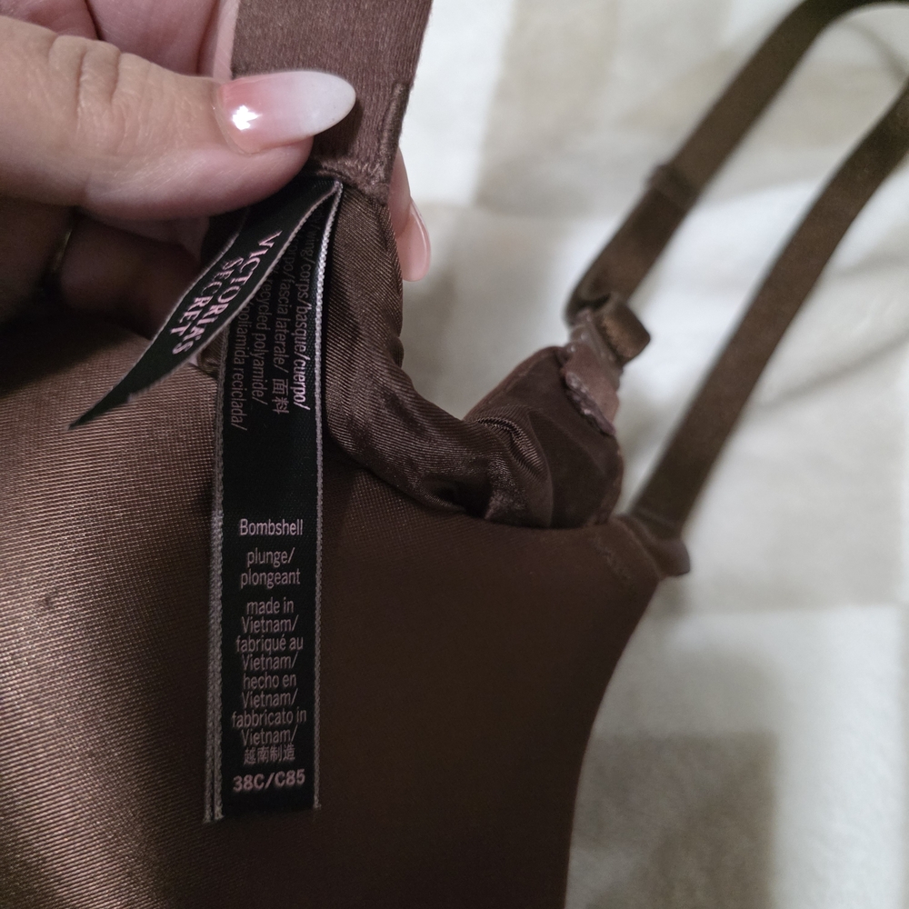 Victoria's Secret Red Lined Demi w/ Gold Holiday Accents & Brown Bombshell Bra - Picture 7 of 8
